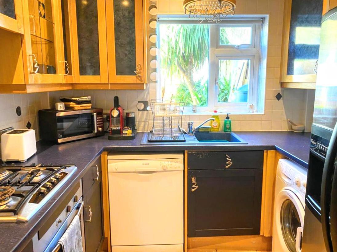 Stunning 4Br House With Free Parking - By Innit Hove Esterno foto